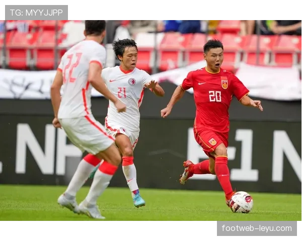 韩国队在东亚杯中表现稳健，成功锁定半决赛席位，展现强大竞争力。