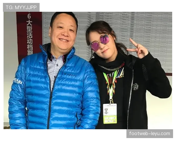 傅园慧训练完直接打车去吃火锅，教练在后面追着喊“你刚游完三千米！”