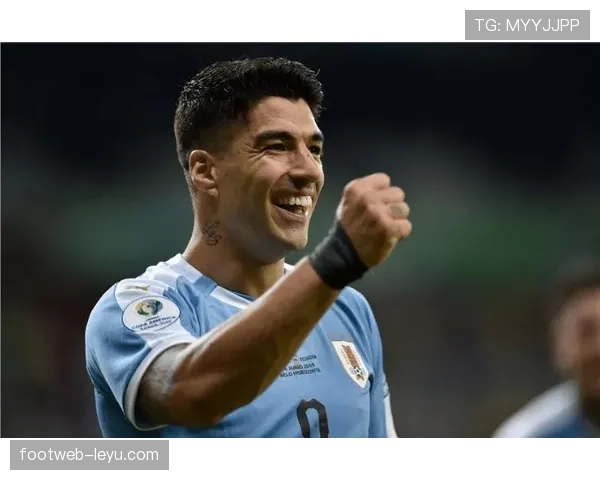 苏亚雷斯训练完回家还得哄三个娃睡觉，老婆说他比乌拉圭队还难管